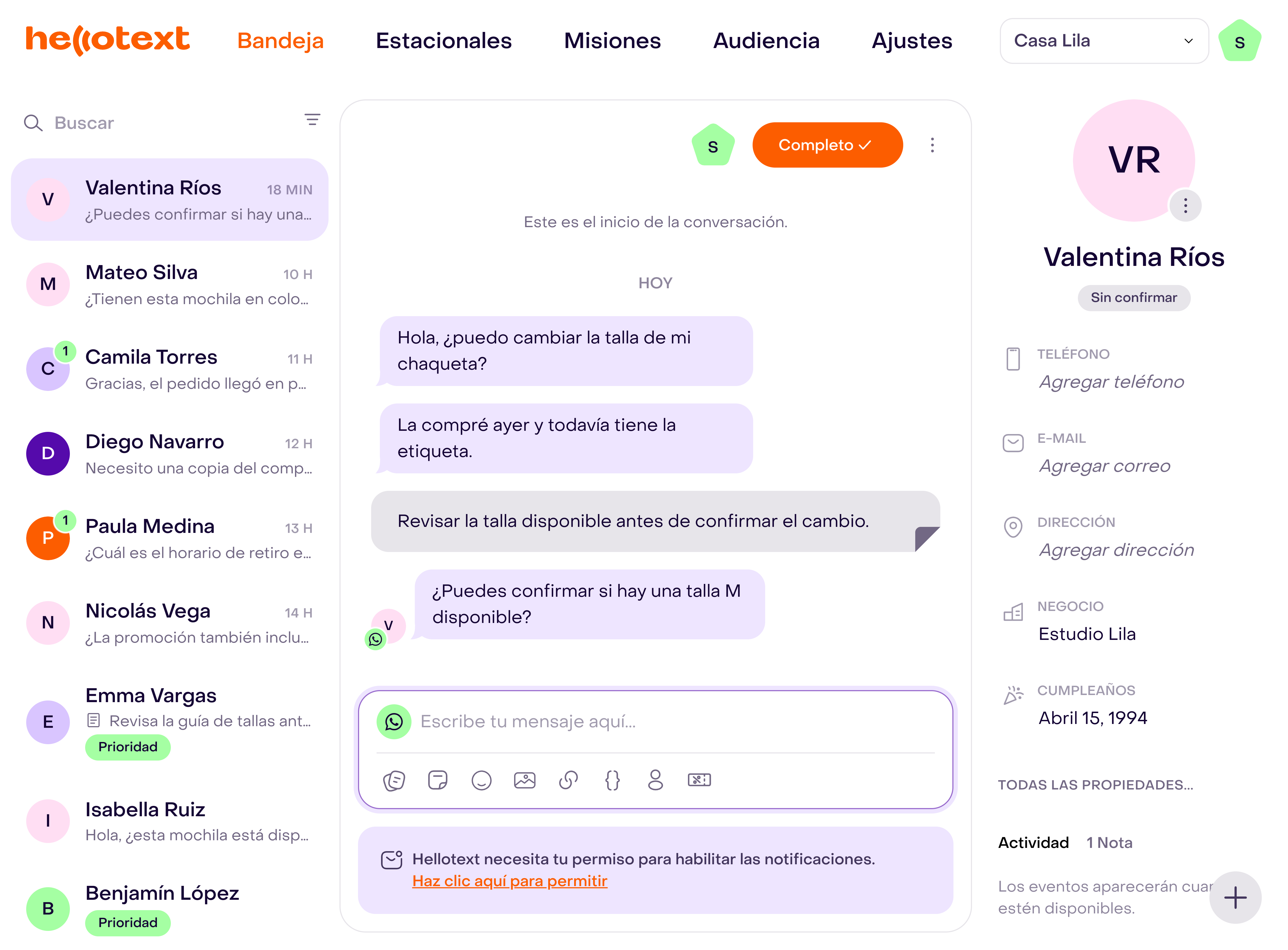 Inbox con conversaciones ficticias. En escritorio se ven la lista, la conversación seleccionada y el perfil del cliente abierto; en móvil se ve la lista.